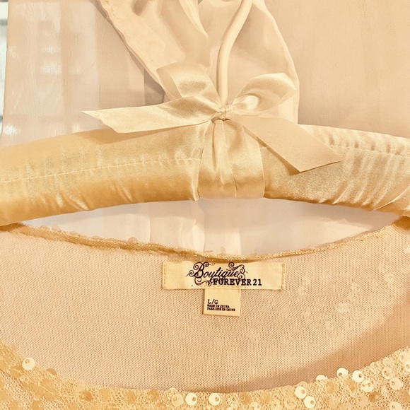 Sequin in dreamy vanilla, L, double layered, soft interior, simply beautiful - Picture 13 of 14